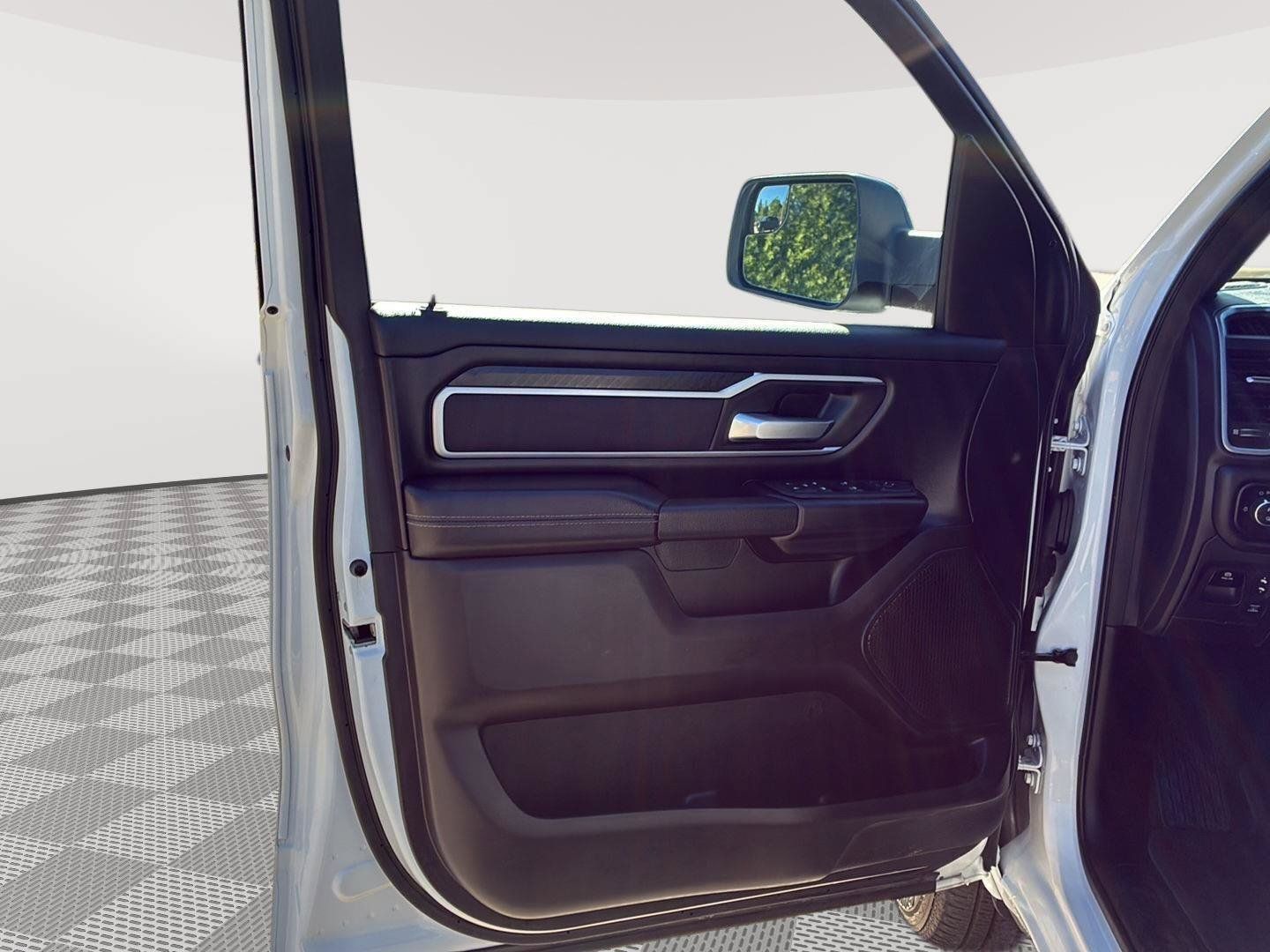 Used 2025 RAM 1500 Big Horn AWD/4WD image 30