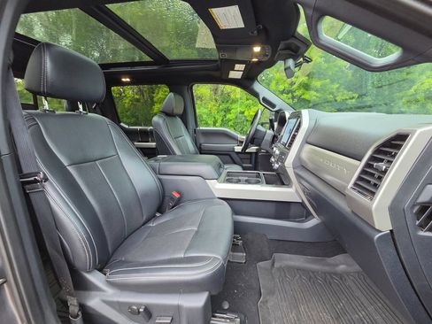 Used 2022 Ford F250 Lariat w/ Tremor Off-Road Package AWD/4WD image 27
