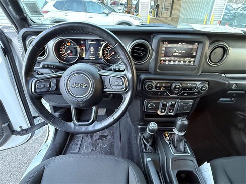 Used 2022 Jeep Wrangler Willys image 13