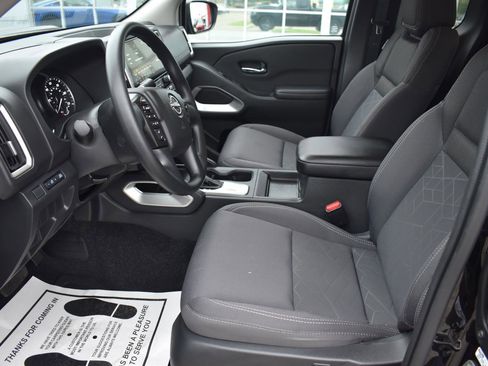 Used 2025 Nissan Frontier SV image 24