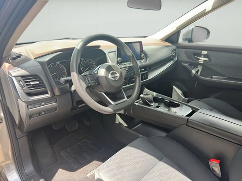 Used 2023 Nissan Rogue SV FWD image 34