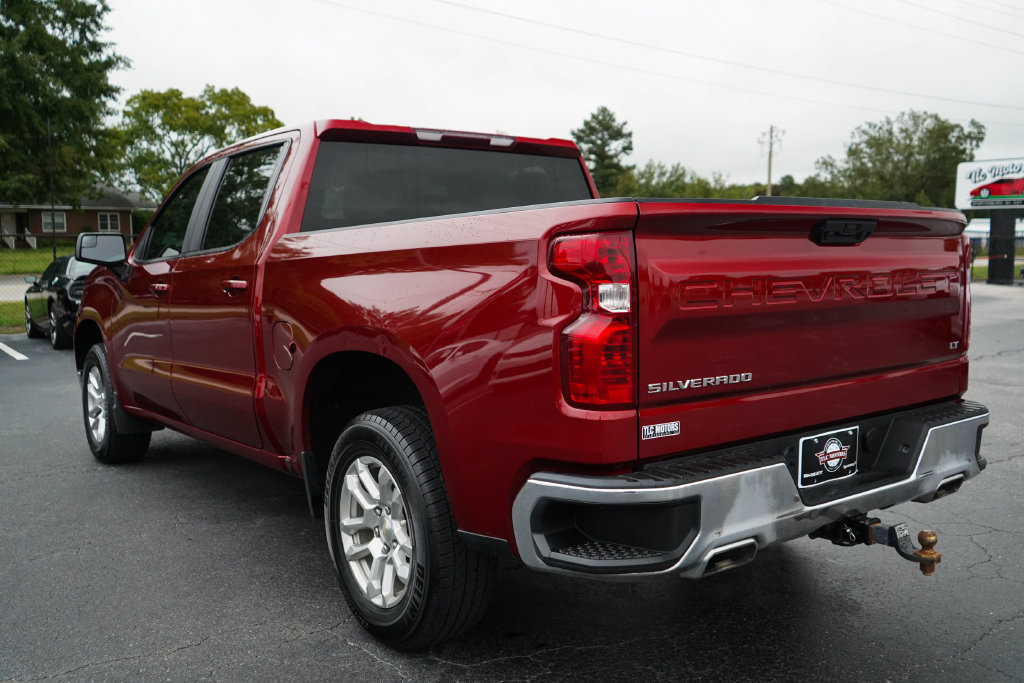 Used 2024 Chevrolet Silverado 1500 LT AWD/4WD image 3