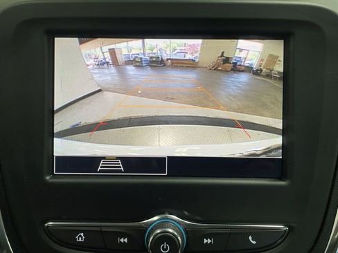 Used 2024 Chevrolet Equinox LS FWD image 17