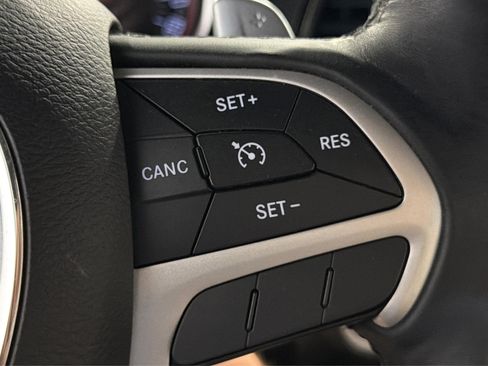 Used 2016 Dodge Challenger SXT Plus RWD image 24