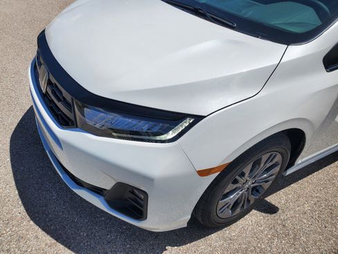 New 2026 Honda Odyssey Touring image 11