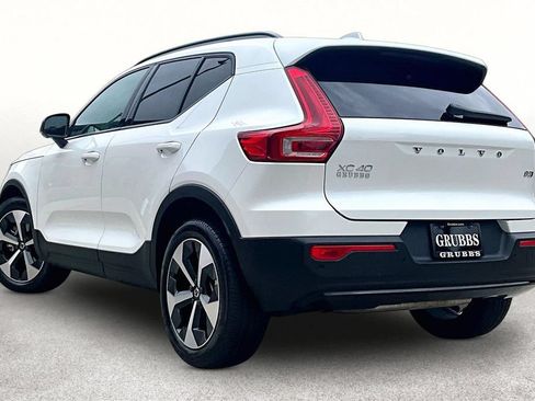 Certified 2026 Volvo XC40 B5 Plus AWD/4WD image 16