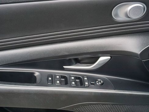 Used 2021 Hyundai Elantra SEL w/ Convenience + Premium Package FWD image 18