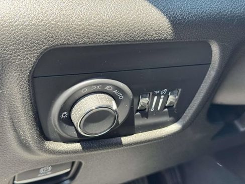 Used 2023 Jeep Grand Cherokee L Laredo RWD image 24