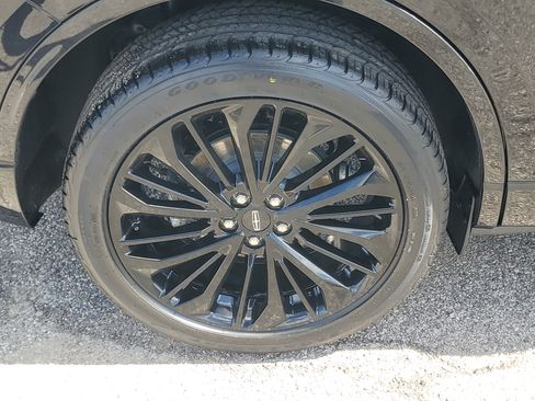 Used 2023 Lincoln Corsair Reserve w/ Equipment Group 201A image 7