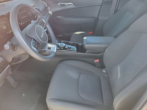 Used 2023 Kia Sportage LX AWD/4WD image 11