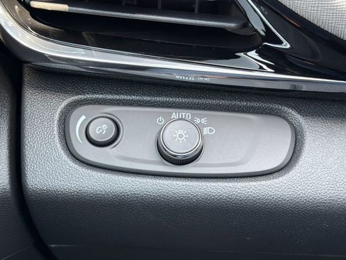 New 2026 Buick Envista Avenir FWD image 12