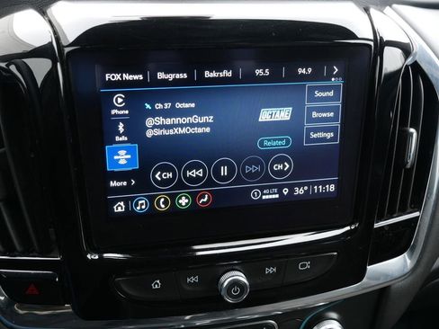 Used 2023 Chevrolet Traverse LT image 21