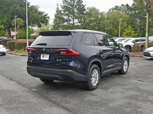 Certified 2024 Toyota Grand Highlander AWD image 4