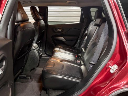 Used 2020 Jeep Cherokee Latitude Lux w/ Comfort/Convenience Group image 13