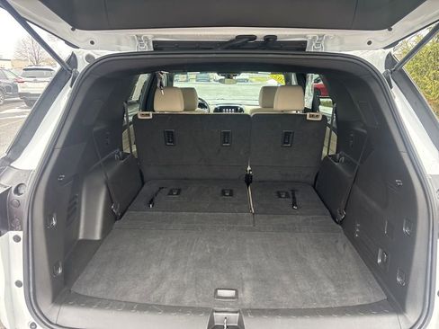 Used 2023 Chevrolet Traverse LS image 23