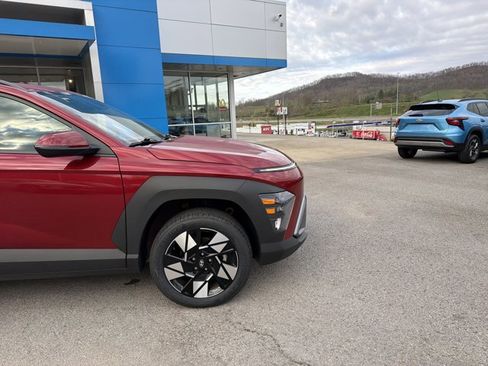 Used 2025 Hyundai Kona SEL image 2