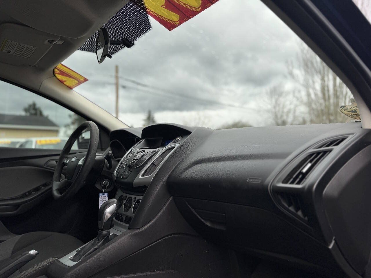 Used 2012 Ford Focus SE FWD image 11