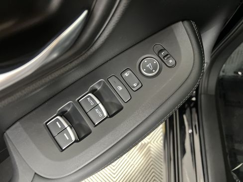 Used 2023 Honda HR-V EX-L image 15