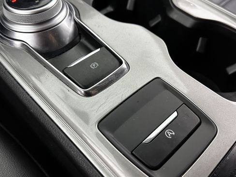 Used 2024 Ford Edge SEL image 17