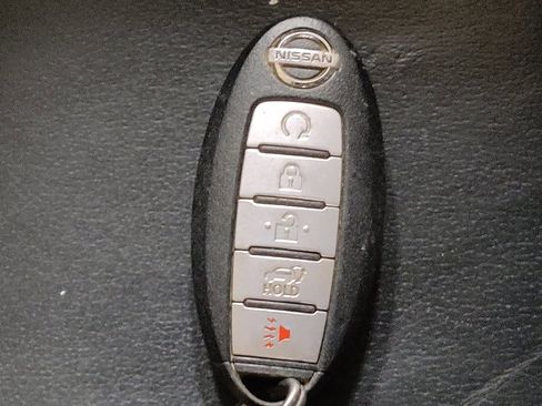 Used 2018 Nissan Pathfinder SL FWD image 32
