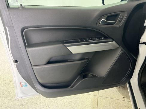 Used 2022 Chevrolet Colorado LT w/ LT Convenience Package image 18