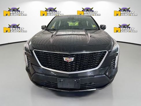 Used 2023 Cadillac XT4 Sport w/ Enhanced Visibility Package AWD/4WD image 2
