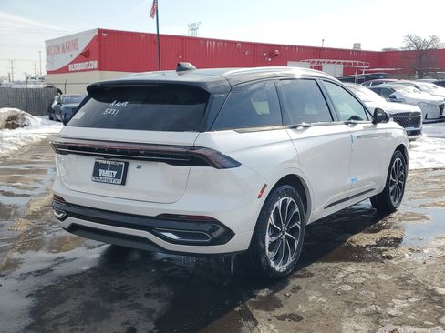 New 2026 Lincoln Nautilus Reserve image 4