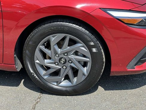 Used 2024 Hyundai Elantra SEL FWD image 7