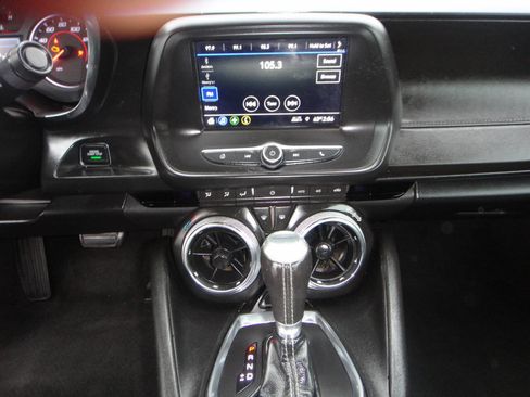 Used 2019 Chevrolet Camaro LT image 8