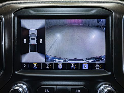 Used 2022 GMC Sierra 1500 AT4 w/ AT4 Premium Package image 18