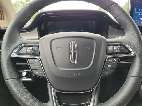 Used 2022 Lincoln Nautilus FWD image 20