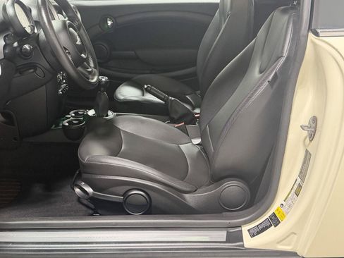 Used 2013 MINI Cooper Clubman FWD image 2