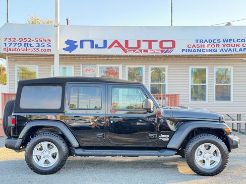 Used 2019 Jeep Wrangler Unlimited Sport S image 3