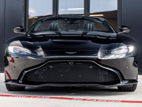 Used 2022 Aston Martin V8 Vantage Roadster RWD image 4