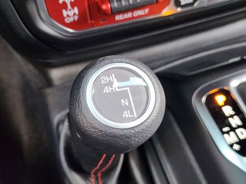 Used 2021 Jeep Wrangler Rubicon AWD/4WD image 17