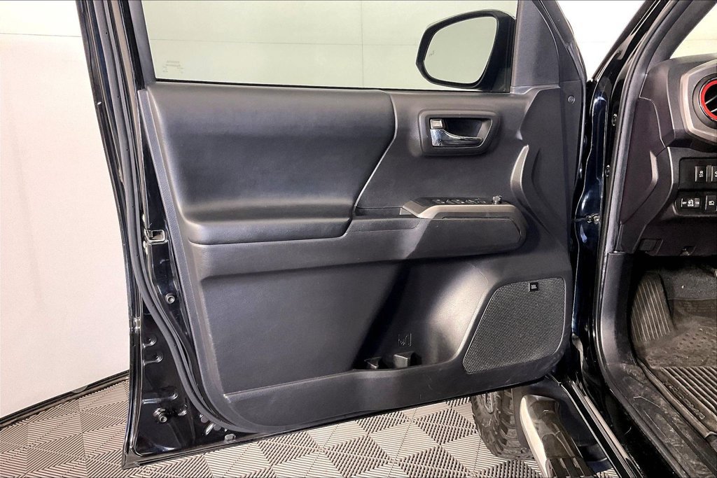 Used 2022 Toyota Tacoma Limited w/ Nightshade Package AWD/4WD image 21