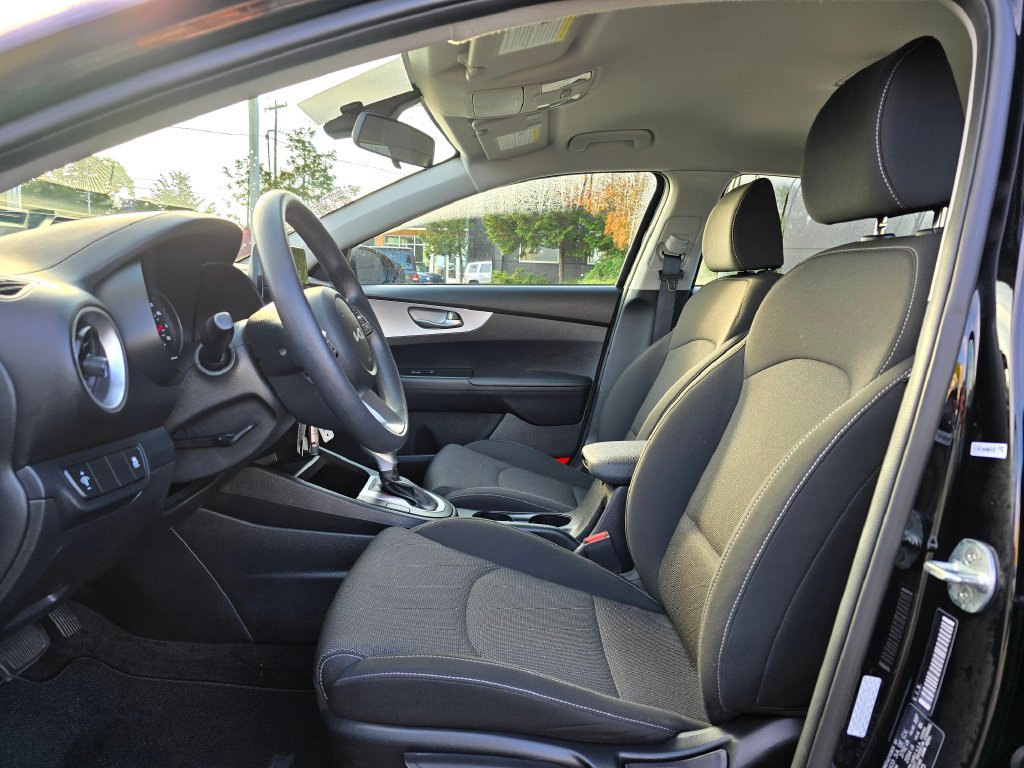 Used 2022 Kia Forte LXS FWD image 18