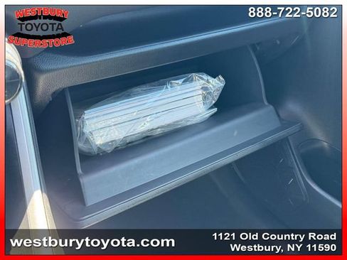 Used 2024 Toyota RAV4 XLE AWD/4WD image 34