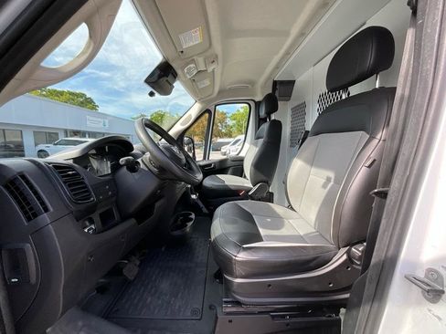 Used 2024 RAM ProMaster 2500 w/ Convenience Group image 10