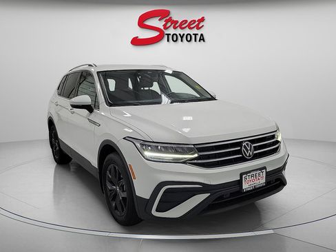 Used 2024 Volkswagen Tiguan SE AWD/4WD image 5