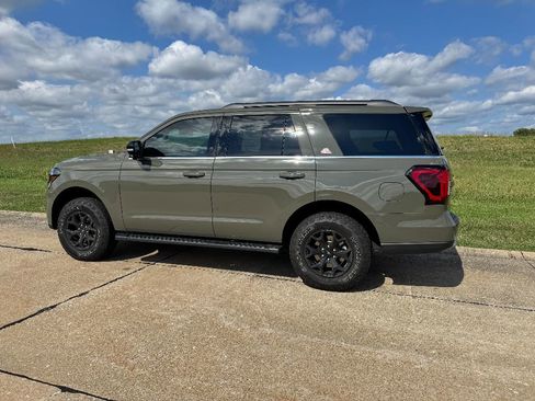 Used 2024 Ford Expedition Timberline image 9