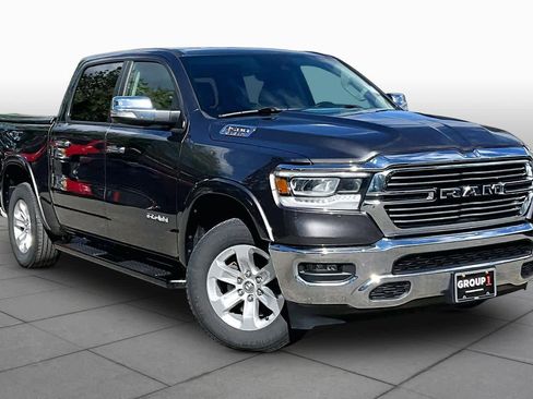 Used 2022 RAM 1500 Laramie AWD/4WD image 3