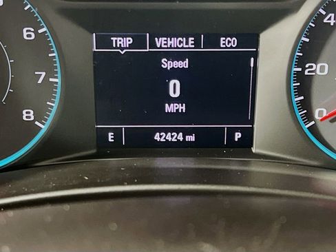 Used 2018 Chevrolet Equinox LT image 12