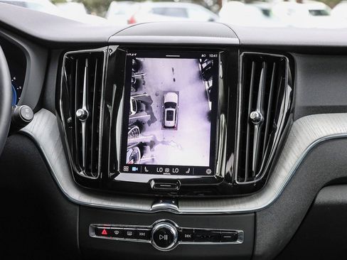 Used 2025 Volvo XC60 B5 Plus image 14