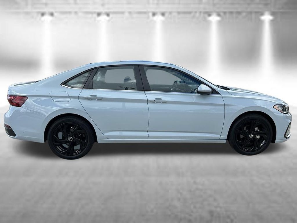 Certified 2026 Volkswagen Jetta SE w/ Black Wheel Package FWD image 7
