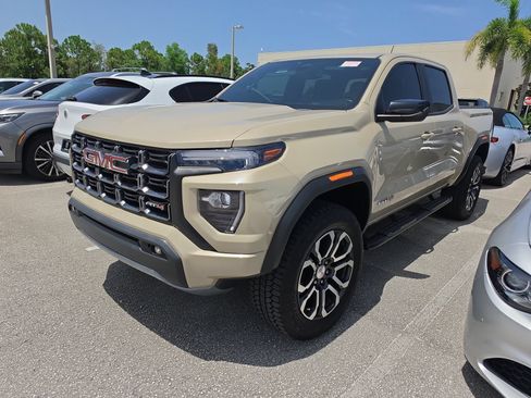 Used 2023 GMC Canyon AT4 w/ AT4 Premium Package AWD/4WD image 3