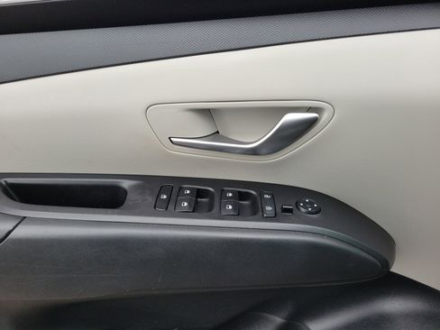 Used 2022 Hyundai Tucson SE image 17