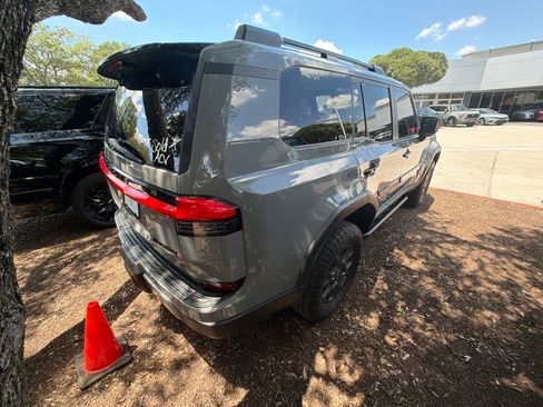 Certified 2025 Lexus GX 550 AWD/4WD image 8