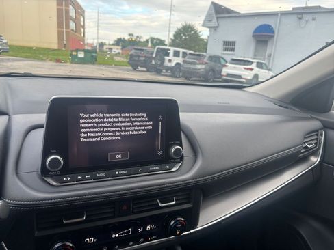 Used 2025 Nissan Rogue SV AWD/4WD image 37