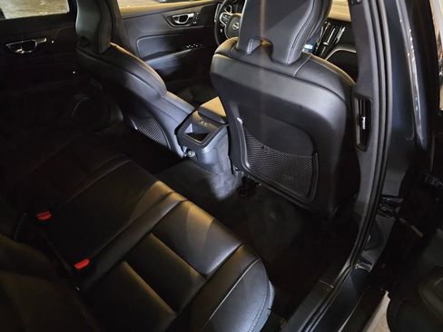 Used 2020 Volvo V60 T5 Cross Country w/ Protection Package Premier AWD/4WD image 9